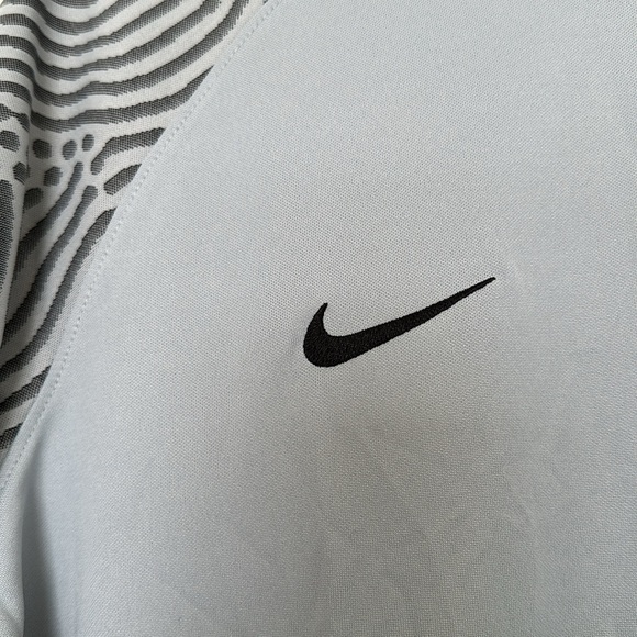 NIKE Dri-Fit Soccer Shirt. Sz. XL - Picture 4 of 8